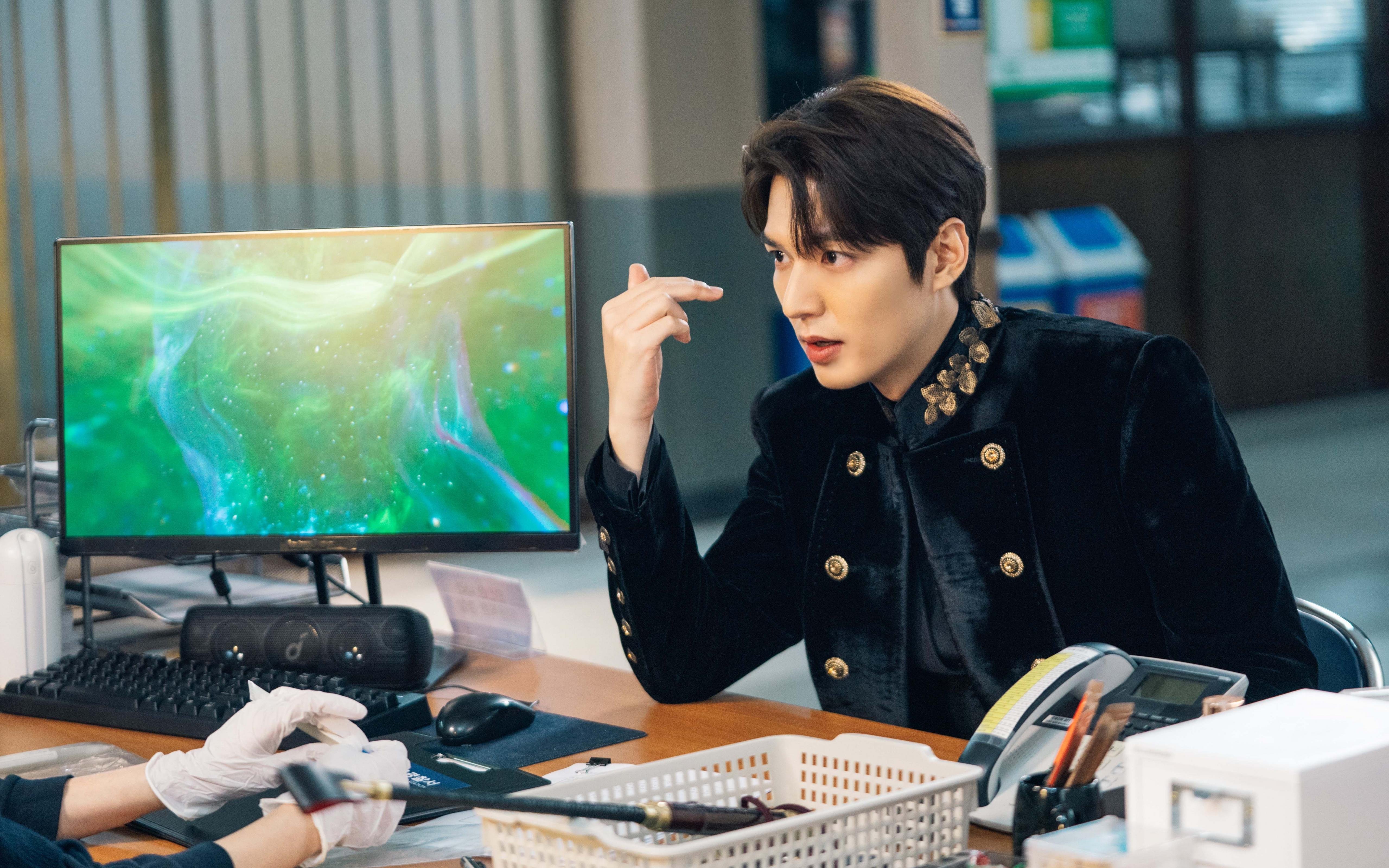 开云·体育官网-_夺冠悬念：决赛临近，谁能笑到最后？_，夺冠 比赛