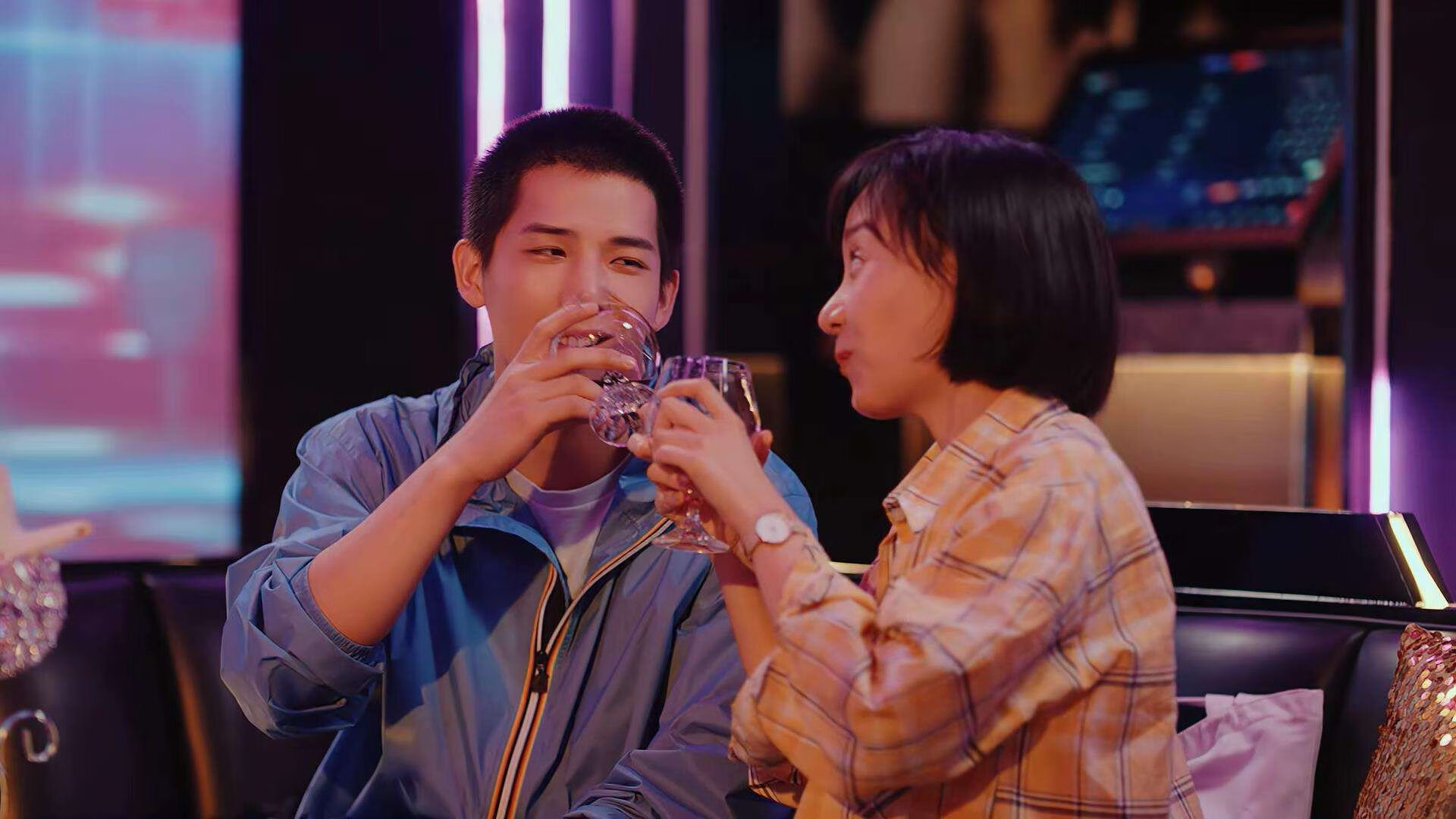 贵州男篮千方百计争取胜利，拼尽全力，贵州男篮球星