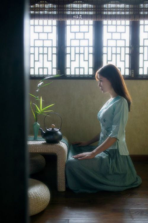 湖人队主场赢得胜利NBA季后赛，湖人主场时隔8年再迎季后赛